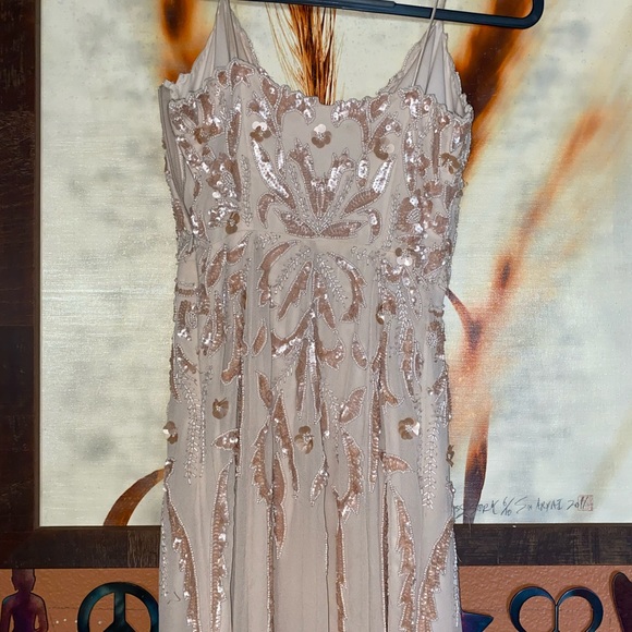 Detailed spaghetti strap dress - Picture 2 of 6